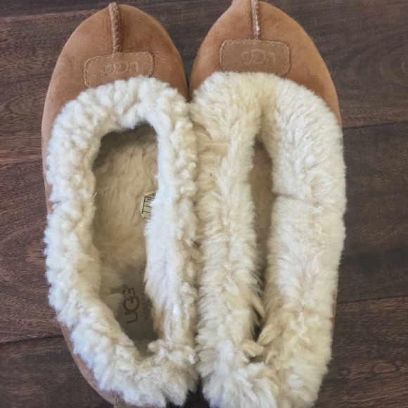 UGG Shoes - UGG RYLAN CHESTNUT SLIPPERS SIZE 7